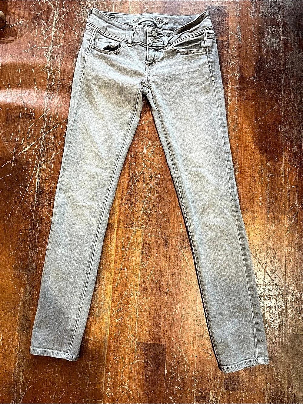 American Eagle Super Skinny Gray Jeans